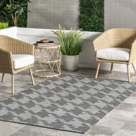 nuLOOM Resi Geometric Striped Indoor/Outdoor Patio Area Rug image {1}