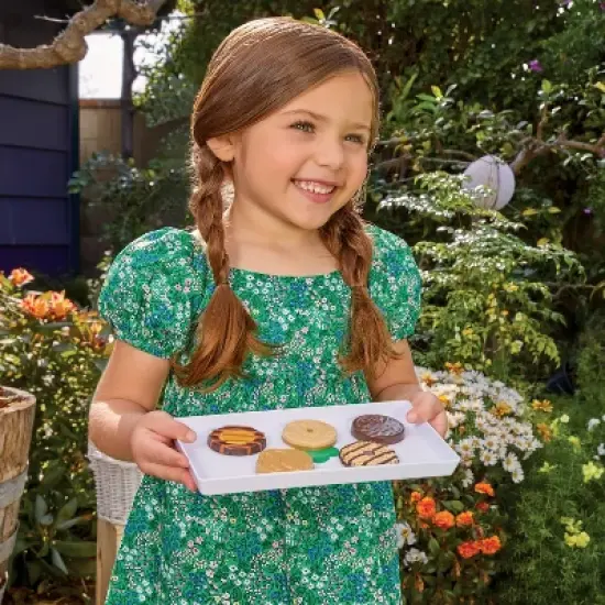 Little Tikes Girl Scout Cookie Booth - 20pc image {5}
