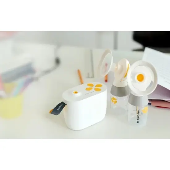Medela Pump In Style with MaxFlow Double Electric Breast Pump image {4}
