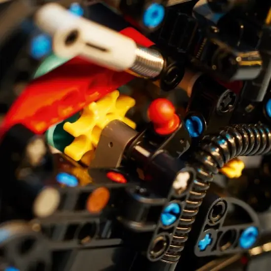 LEGO Technic Yamaha MT-10 SP Building Set 42159 image {4}