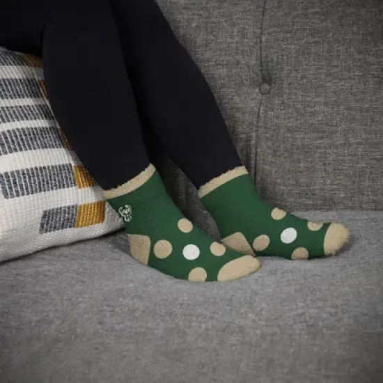 NBA Milwaukee Bucks Big Dot Fuzzy Socks image {2}