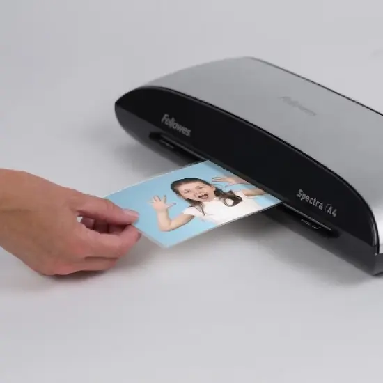 Fellowes Laminating Pouches 5mil 4 1/2 x 6 1/4 25/Pack 52010 image {1}