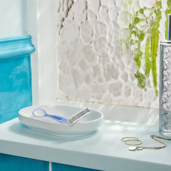 Venus for Pubic Hair & Skin Disposable Razors - 4ct image {1}