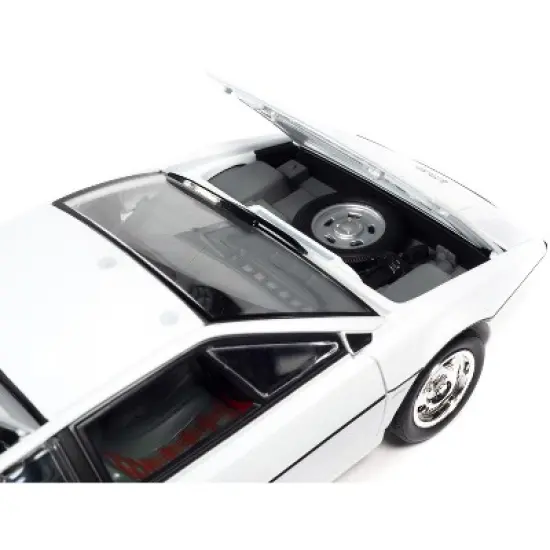 Lotus Esprit S1 Submarine Car White James Bond 007 "The Spy Who Loved Me" (1977) Movie 1/18 Diecast Model Car by Auto World image {3}