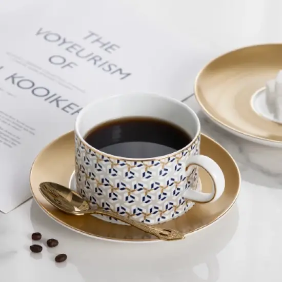 The Elegance in Porcelain Tea Service Collection image {12}