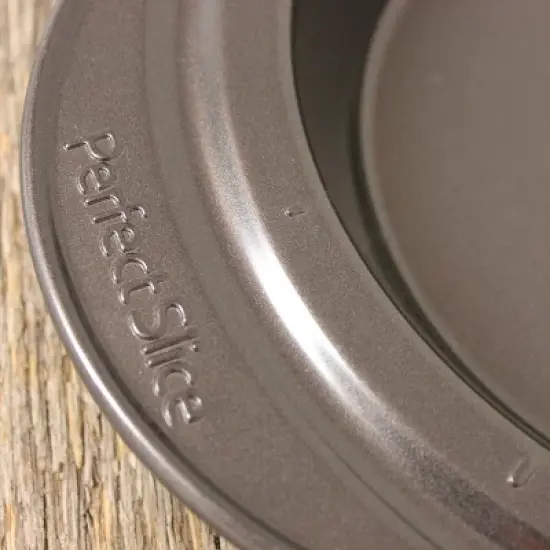 BergHOFF Perfect Slice 3Pc Steel Pie Pans with Tool image {2}