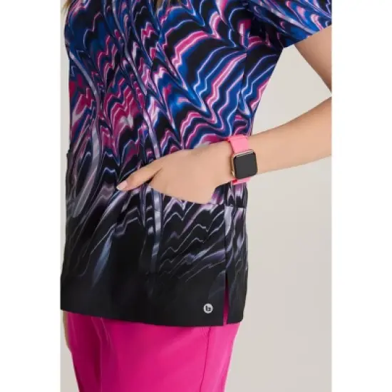 Barco One Women's Thrive Print 4-Pocket V-Neck Scrub Top image {4}