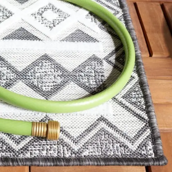 Cabana CBN418 Power Loomed UV Resistant Indoor/Outdoor Rugs - Safavieh image {2}