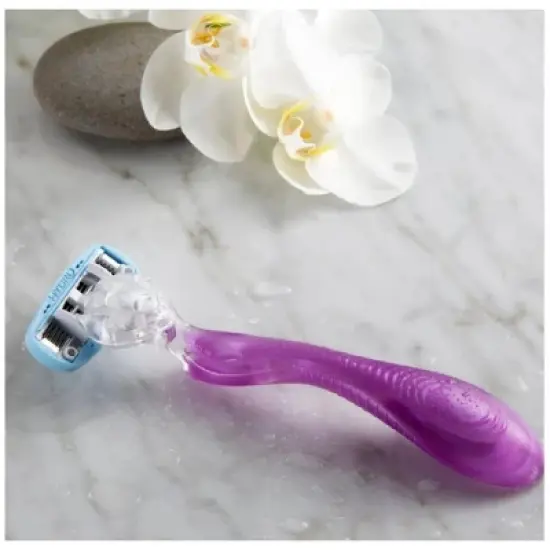 Moisture Care with Shea Butter Razor with 2 Refill Blade Cartridges image {2}