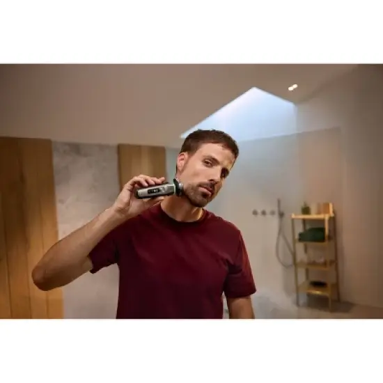 Philips Norelco Prestige i9000 Electric Shaver image {2}