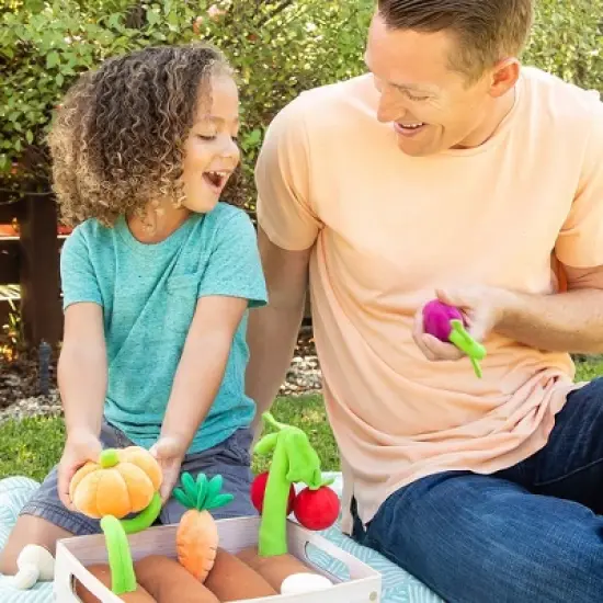 Educational Insights Plush Veggies image {1}