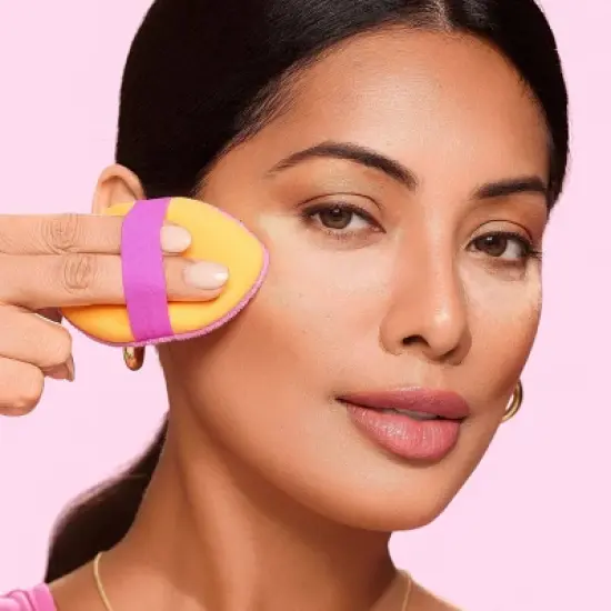 Real Techniques Miracle 2-In-1 Powder Puff image {2}