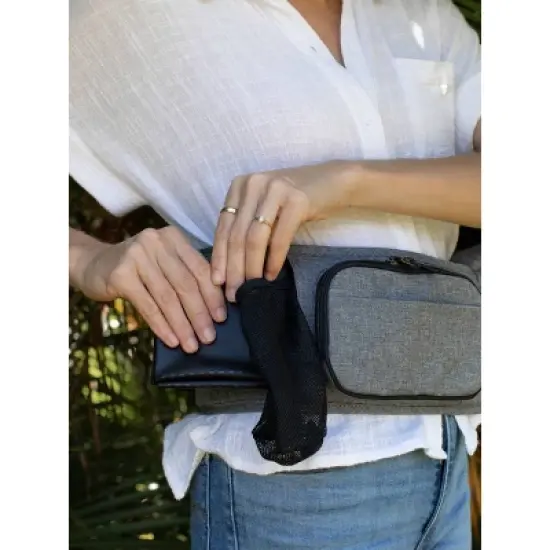 Tushbaby Hip Seat Baby Carrier image {11}