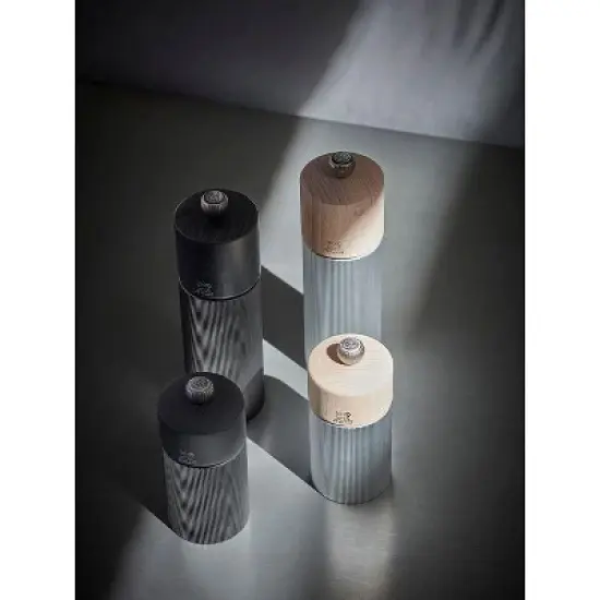 Peugeot | Line Salt Mill, Aluminum + Beechwood, Carbon, 12 cm - 5 in image {4}