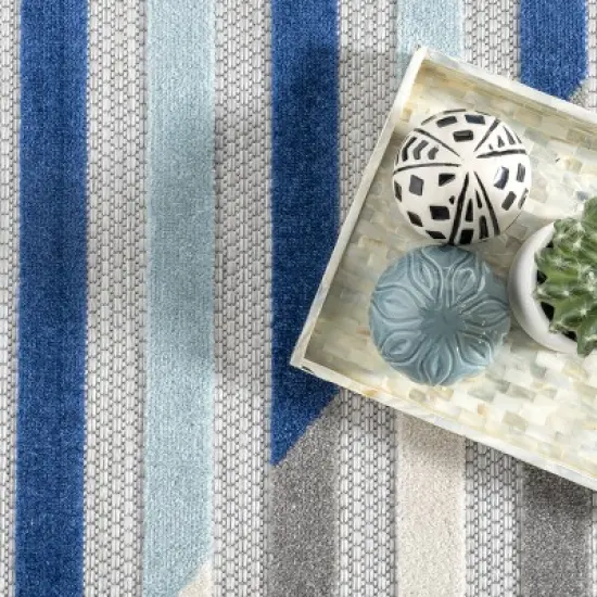 nuLOOM Adali Contemporary Striped Indoor/Outdoor Patio Area Rug image {5}