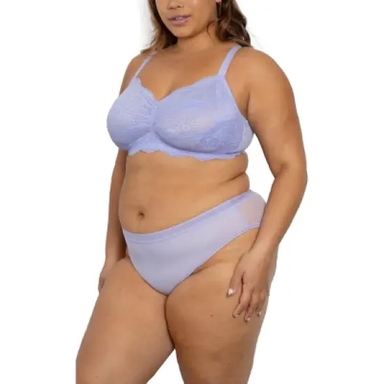 Curvy Couture Women's Luxe Lace Wireless Bralette image {3}