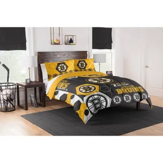NHL Boston Bruins Hexagon Comforter Set image {3}