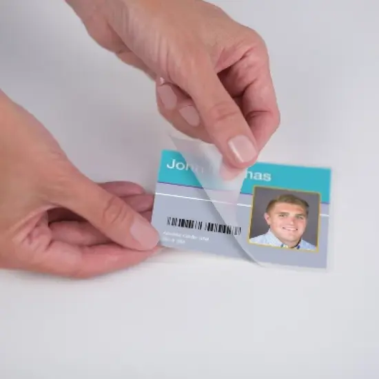 Fellowes Laminating Pouches 5mil 2 5/8 x 3 7/8 ID Size 25/Pack 52007 image {2}