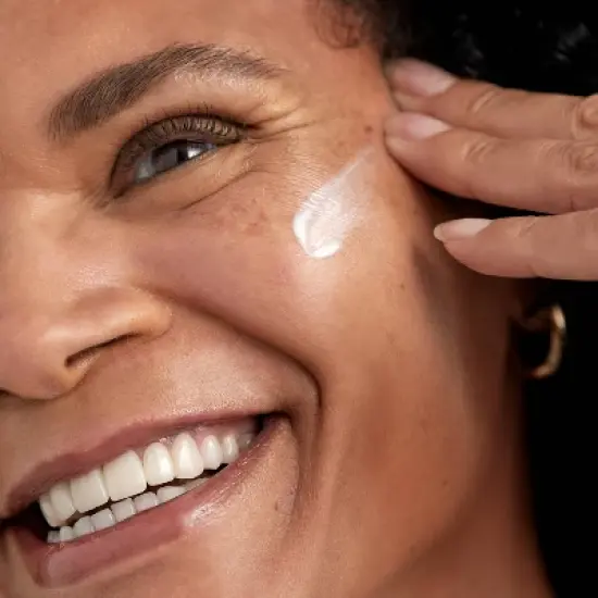 L'Oreal Paris Bright Reveal Broad Spectrum Daily UV Lotion - SPF 50 - 1.7 floz image {2}