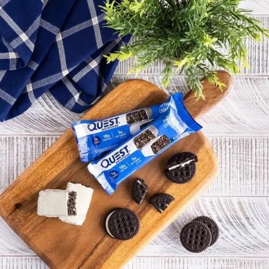 Quest Nutrition Hero Protein Bar - Crispy Cookies & Cream image {3}