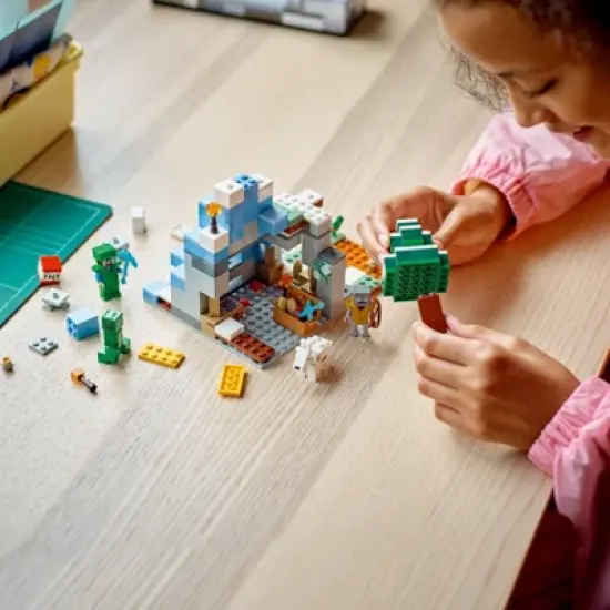 LEGO Minecraft The Frozen Peaks Cave Mountain Set 21243 image {4}