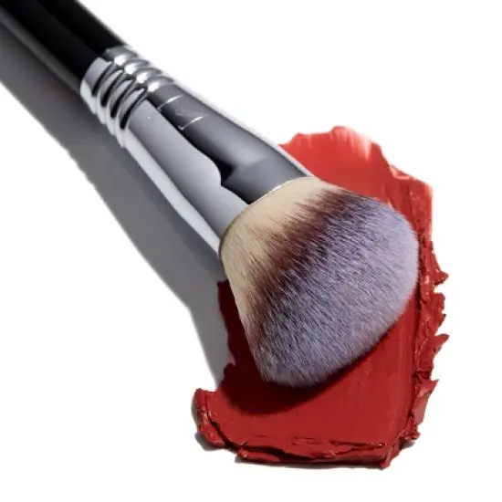 Sigma Beauty F43 Soft Angled Cheek Brush image {3}