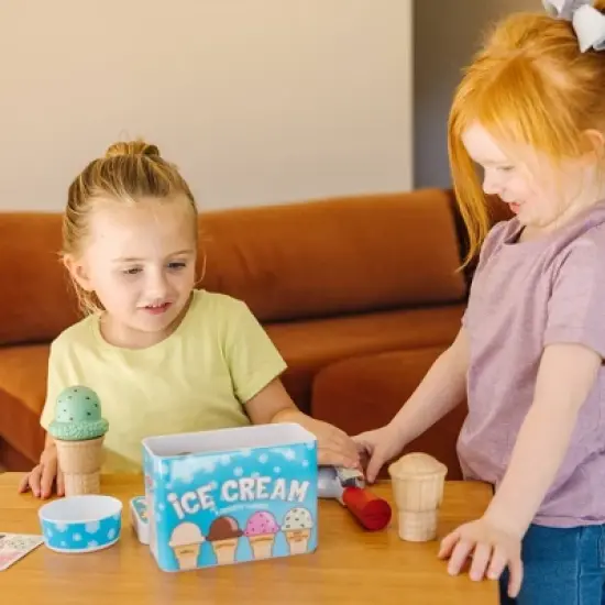 Melissa & Doug Scoop & Serve Ice Cream Set image {7}