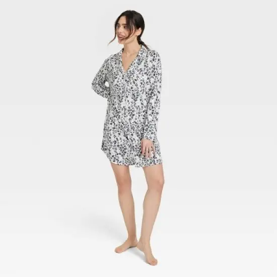Women's Beautifully Soft Notch Collar NightGown - Stars Above image {3}