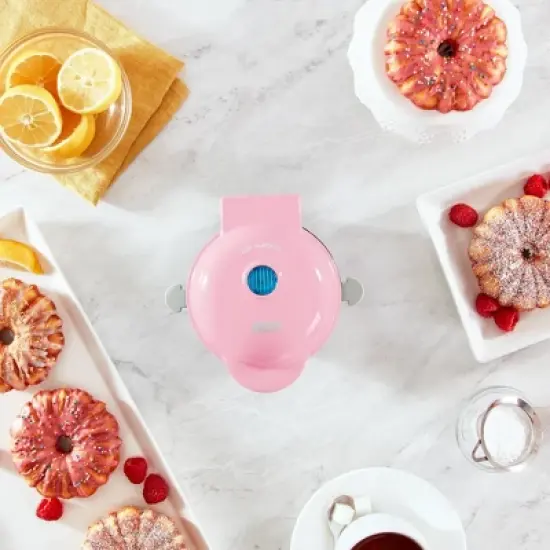 Dash Mini Bundt Maker image {10}