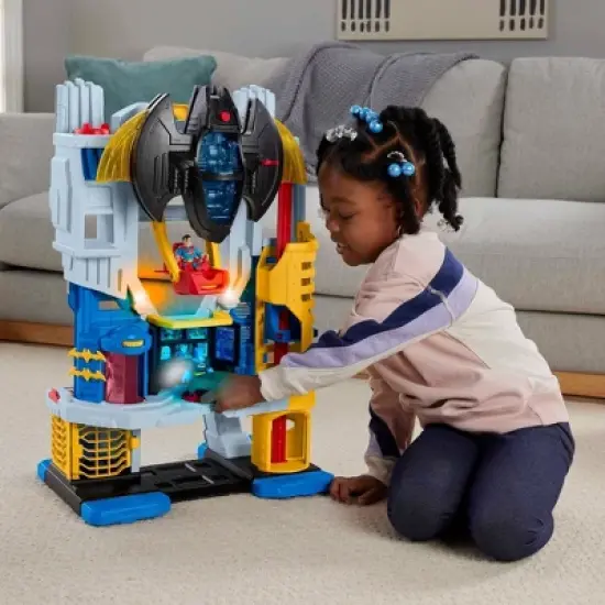 Fisher-Price Imaginext DC Super Friends Ultimate Headquarters Playset with Batman Figure image {2}