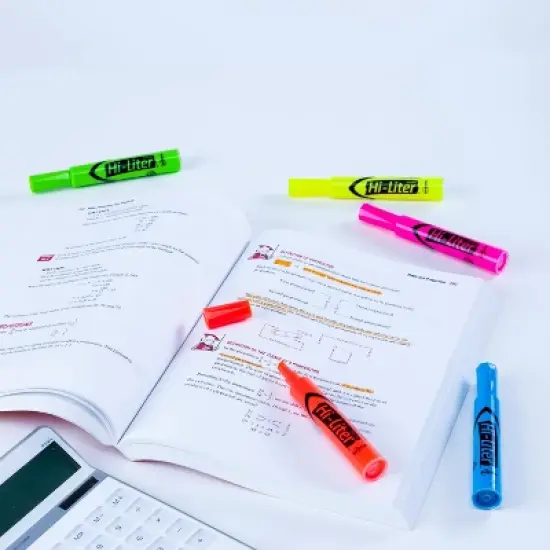 Avery Hi-Liter Desk-Style Highlighters, SmearSafe, Chisel Tip, 12 Assorted Color Highlighters (98034) image {7}