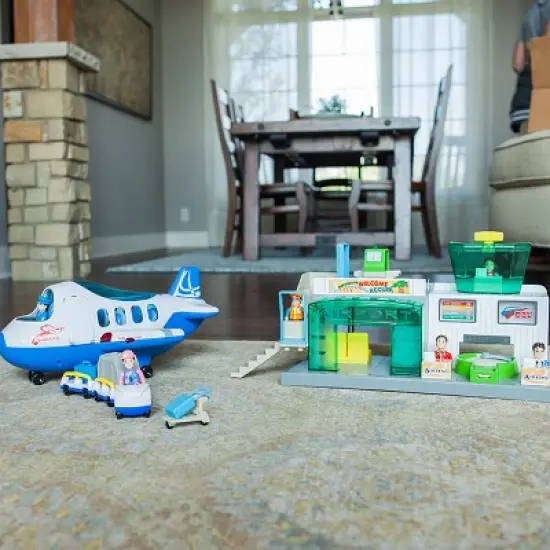  Fat Brain Toys Airport Playset FB209-1 image {5}