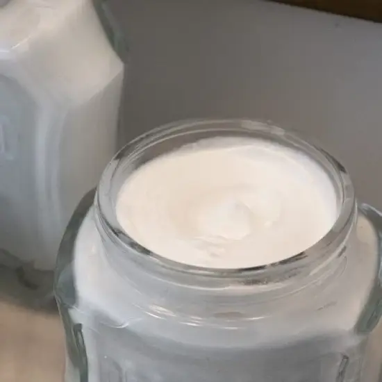 Proraso Pre-Shave Crema Protective with Aloe and Vitamin E | Rich, Thick Texture | Softhening the Beard | Adding Extra Layer of Protection - (3.6 oz) image {2}