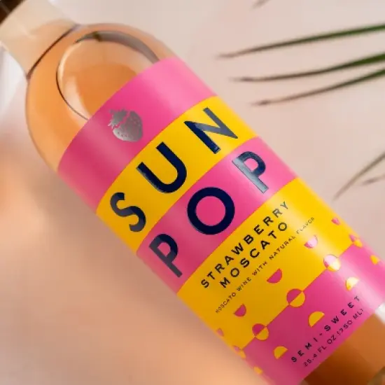 SunPop Strawberry Moscato Wine - 750ml Bottle image {2}