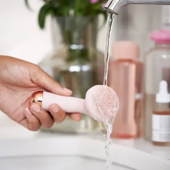 Finishing Touch Flawless Cleanse Massager image {4}