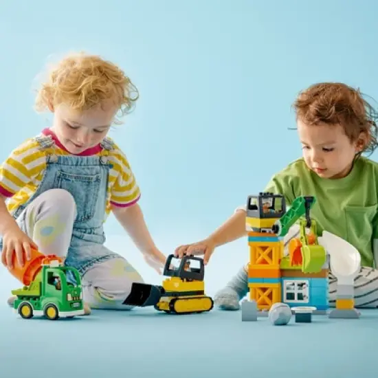 LEGO DUPLO Town Construction Site Set with Toy Crane 10990 image {2}