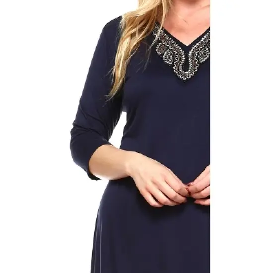 Women's Plus Size Embellished V-Neck Tonya Tunic Top - White Mark image {2}