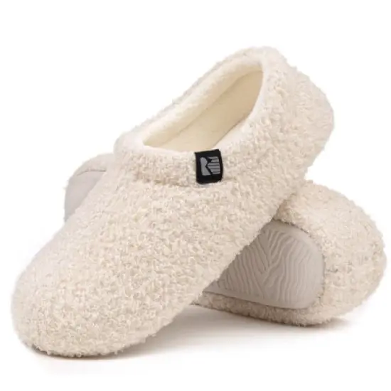 RockDove Women's Teddy Fleece Closed Back Slipper image {8}