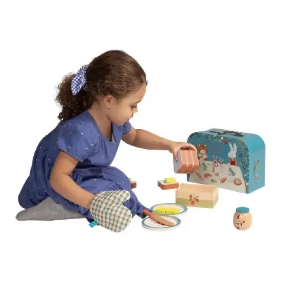 Manhattan Toy Forest Tales 17-Piece Pretend Bread Baking and Serving Set for Two with Carrying Case image {8}