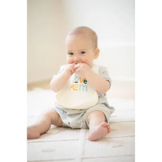 Bella Tunno I Love Mom Wonder Bib image {2}