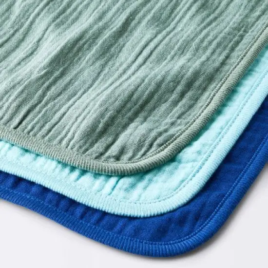  Baby Boys' Layette Gifting Bundle - Cloud Island&trade; Blue image {4}