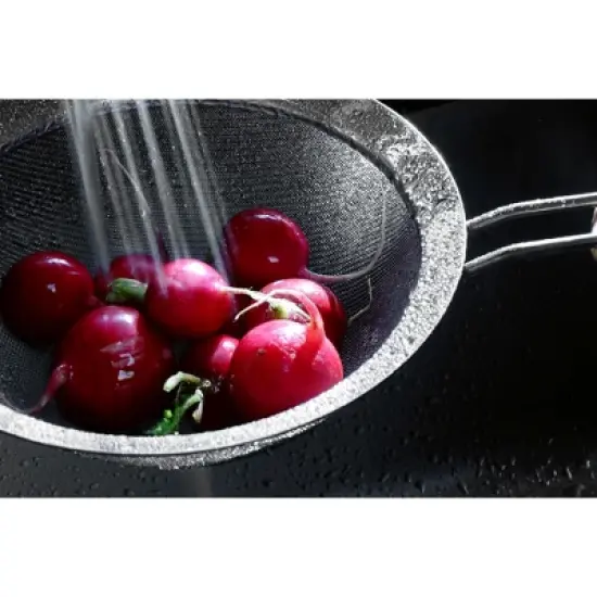 Rsvp Mesh Drainer 8In image {4}