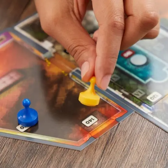 Clue Escape Robbery at the Museum Board Game image {8}