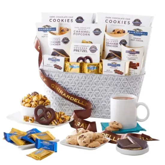 GreatFoods Sweets and Snacks Gift Basket image {10}
