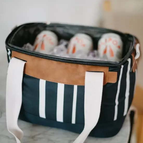 CleverMade Premium Soft Sided Malibu 13qt Cooler image {1}