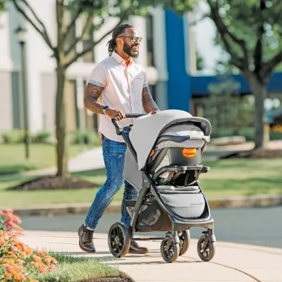 Chicco Brave LE Trio Travel System - Harbor image {14}