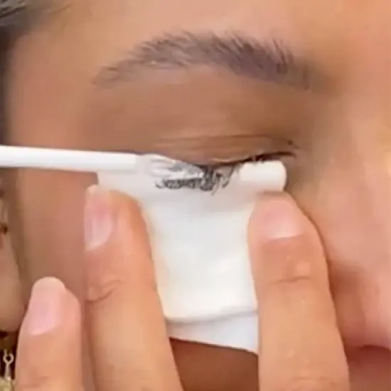 Eylure False Eyelashes Underlash Bond & Remover - 2ct image {4}