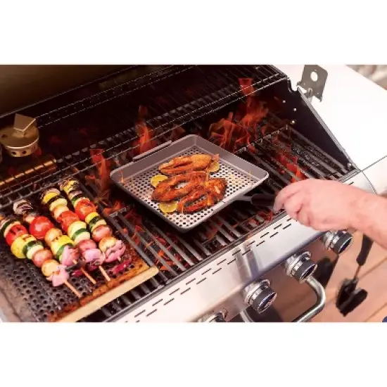 Yukon Glory Wide Grill Basket Set With Clip-On Handle, Perfect For Grilling Fish, Veggies and Meats image {3}