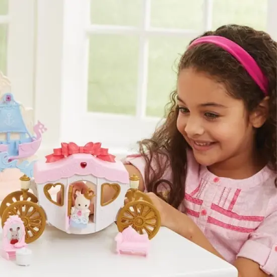 Calico Critters Royal Carriage Playset image {2}