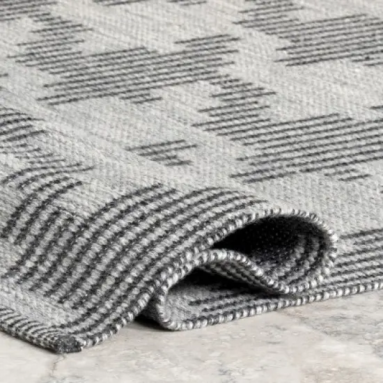 nuLOOM Resi Geometric Striped Indoor/Outdoor Patio Area Rug image {3}